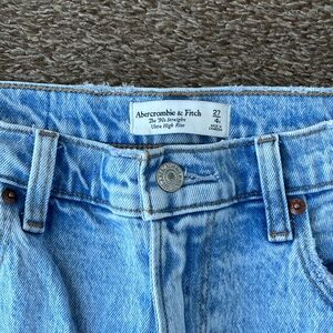 Abercrombie & Fitch Ultra High Rise 90s Straight Jeans